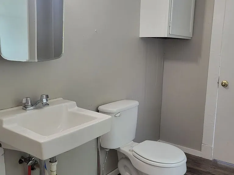 205 E Willard St — Photo 6