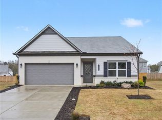 135 Marion Dr, Cartersville, GA 30120