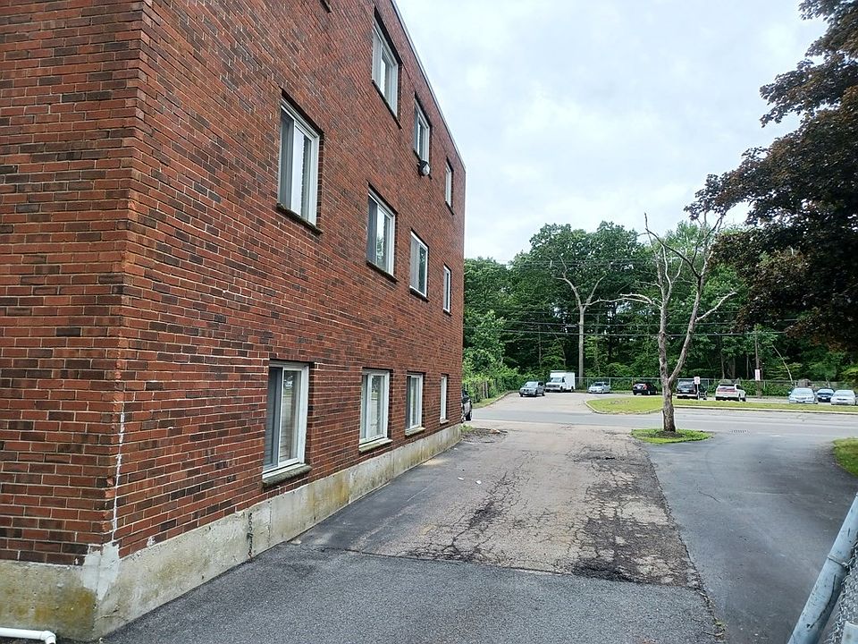 2nd image of 103 Colonel Bell Dr APT 5