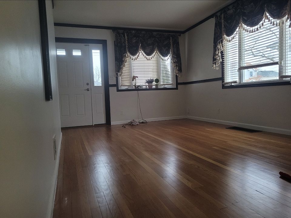 1st image of 235 Husson St #3