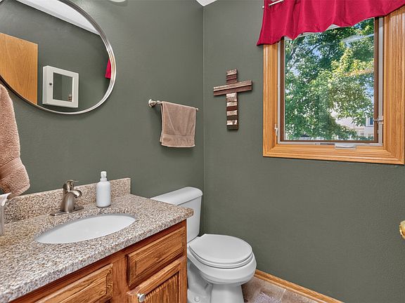 4th image of 9392 Lake Dr
