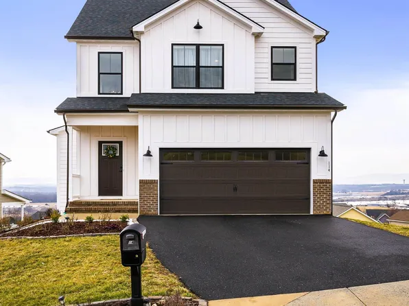 114 Chamberlain Dr, Staunton, VA 24401