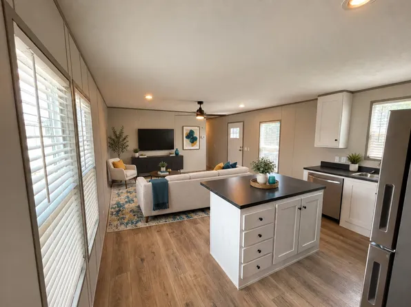 100 Parma Ct, Sanger, TX