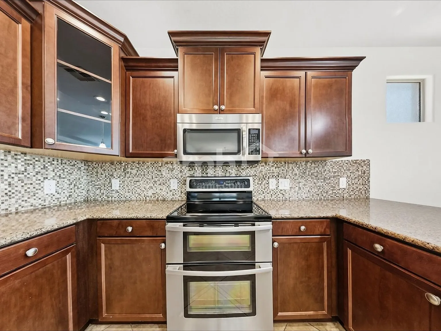 3 bed, 2.5 bath, 2237 sqft, $2,435 — Photo 3