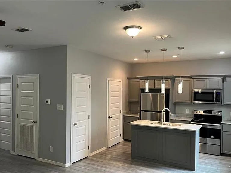521 N Cynthia St #2 — Photo 6
