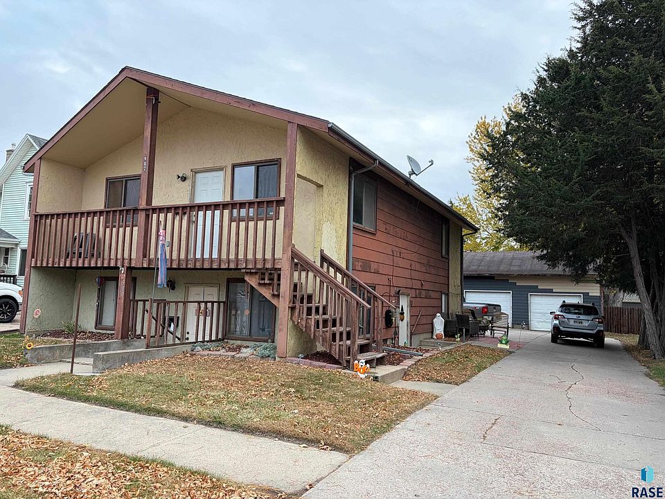 1st image of 900 N Kiwanis Ave