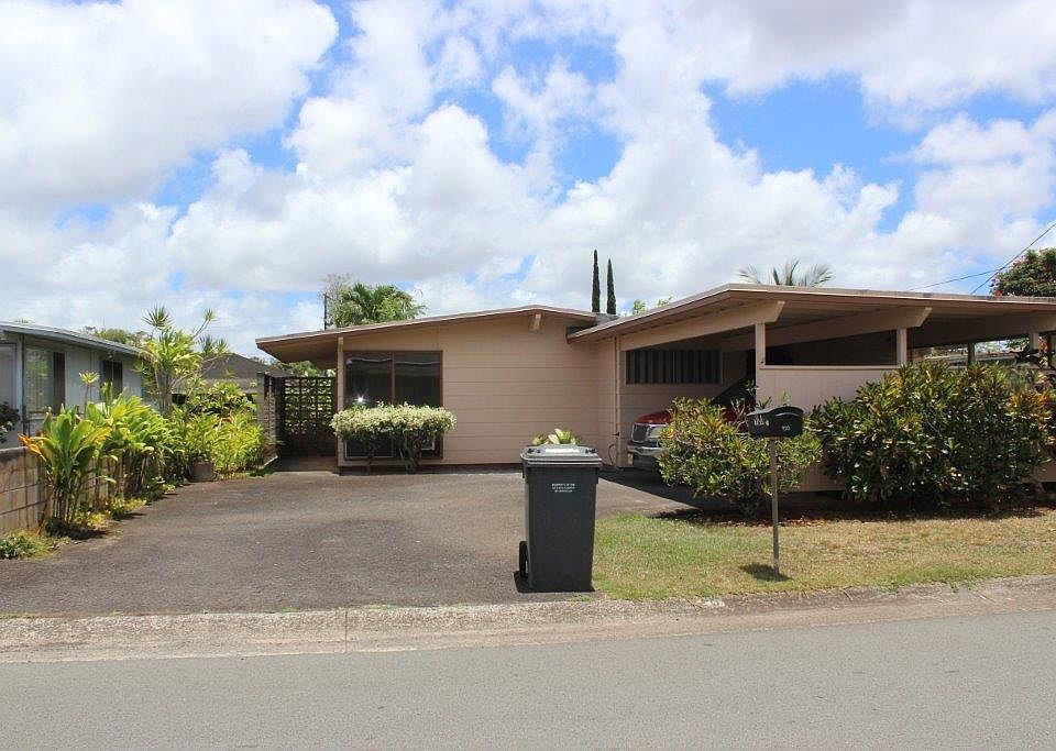 Front view of home
