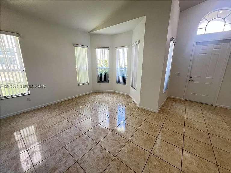 2217 NE 41st Ave — Photo 5