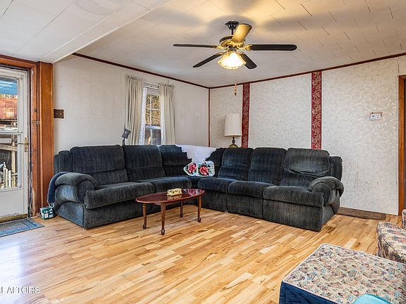 4th image of 134 Hatcher Creek Ln