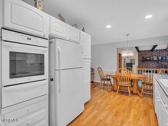 3rd image of 1173 Dell Street