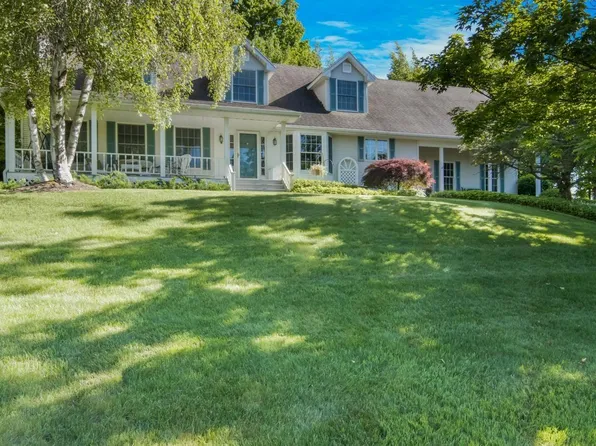 11713 Bretton Woods Heights Dr, Rapid City, MI 49676