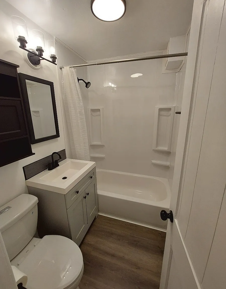 335 Valley Dr — Photo 3