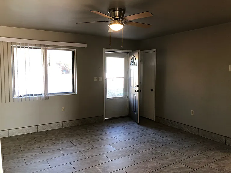 12 Valley View Ave — Photo 2