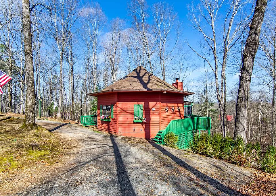 102 Mizzen Ct