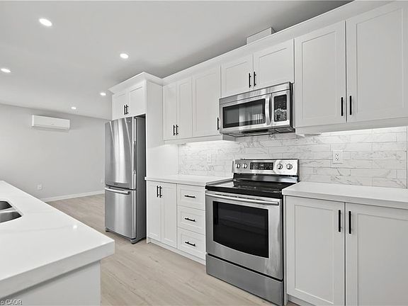 3rd image of 1180 Union St