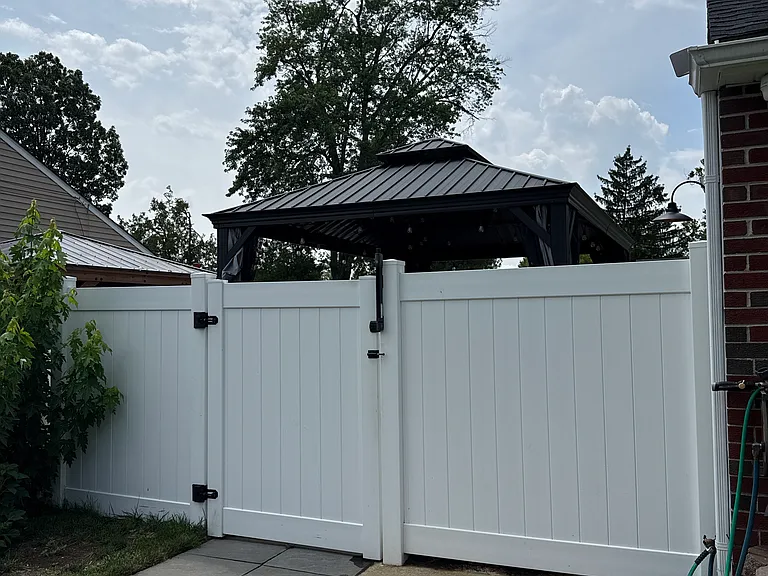 735 Baylor St — Photo 12