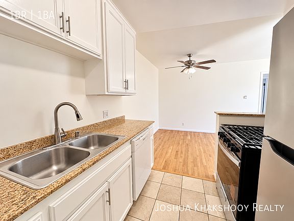 5th image of 1320 S Ridgeley Dr APT 2