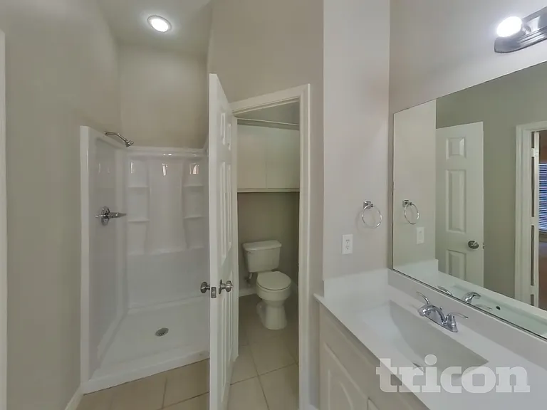 1217 Glencoe Dr — Photo 9