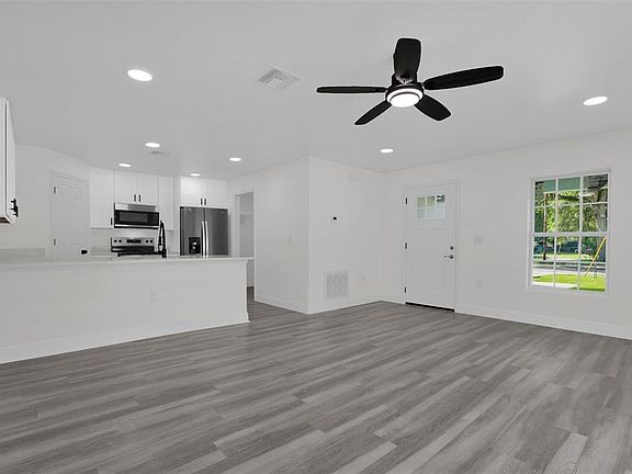 3rd image of 1704 W 15th St