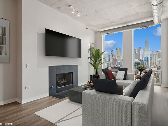 2nd image of 720 N Larrabee St #Gu116
