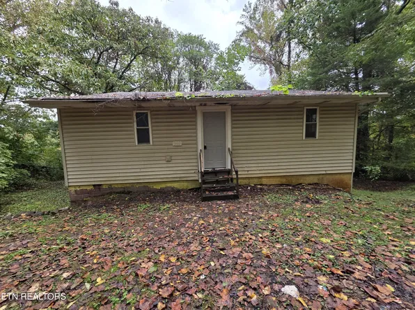 141 White Ln, Caryville, TN 37714