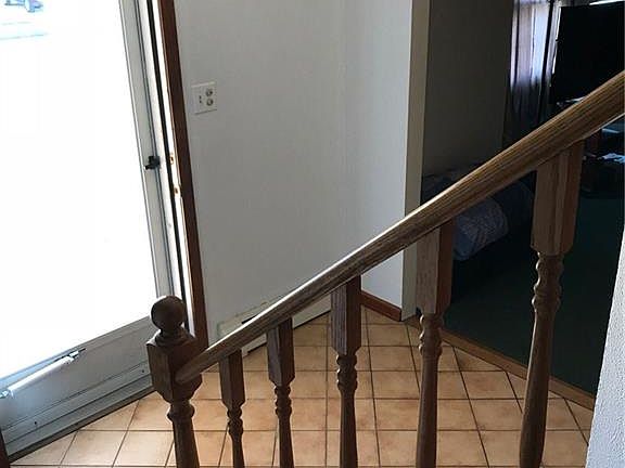 3rd image of 52 Denise Dr