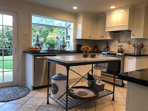 2nd image of 3556 Salisbury Ct