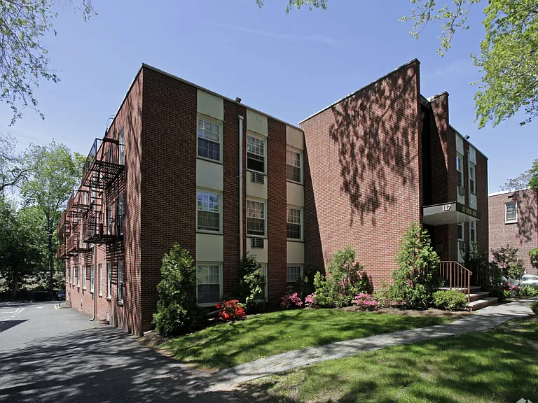 117 Vose Avenue Apartments — Photo 17