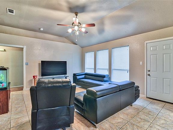 4th image of 2128 Southwood Trl
