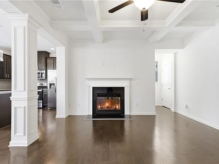 2730 Kemp Ct — Photo 10