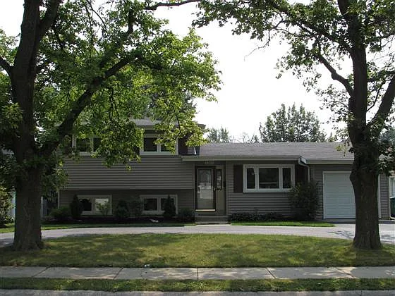 1045 E Emerson Ave photo 1