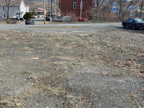 110 1st Avenue, Waterford, NY 12188