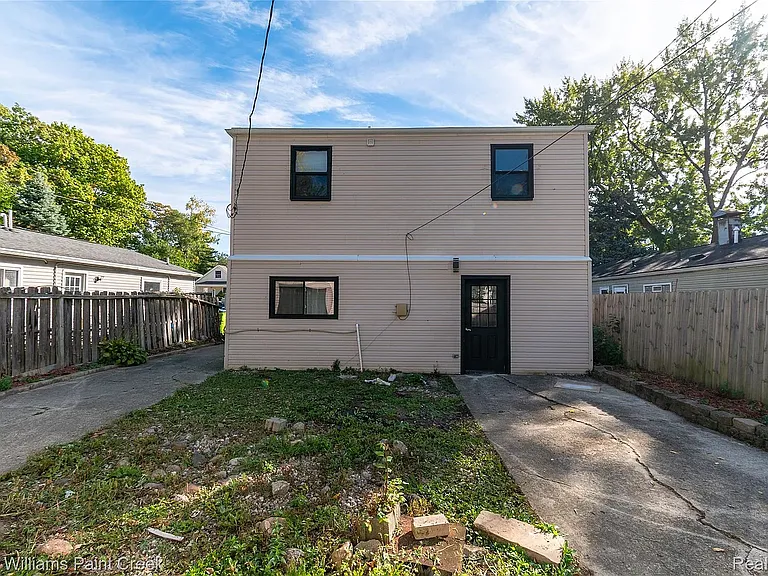 27425 Townley St — Photo 16
