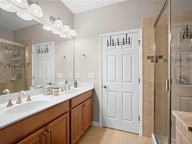 23520 Alamanda Dr #202 — Photo 24