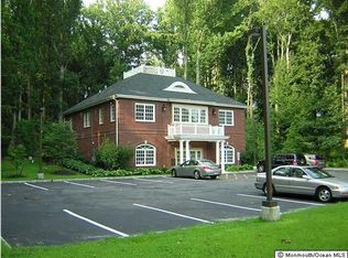 11 Main St, Holmdel, NJ 07733