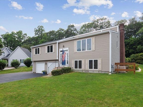 2nd image of 65 Spencer Ct