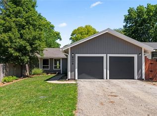 8008 W 64th Ter, Overland Park, KS 66202