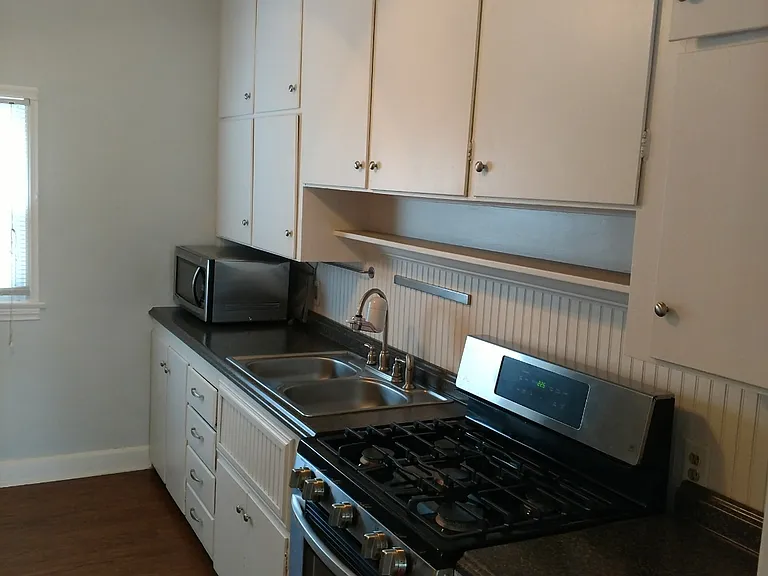 1522 Campbell St #2 — Photo 8