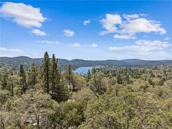 1298 Yellowstone Dr, Lake Arrowhead, CA 92352