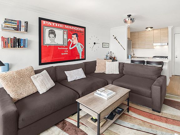 5th image of 270 W 17th St APT 16E