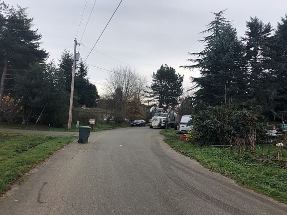 5th image of 4416 Gregory Ln E