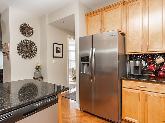 5th image of 17 Chapel St APT 305