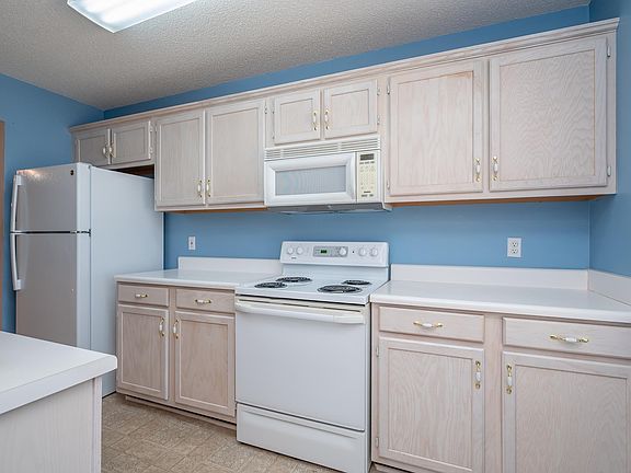 5th image of 528 Campsen Villa Ct