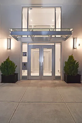 Rented by Ledvech Group | media 2