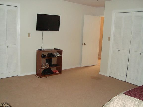5th image of 116 Carriage Hill Dr