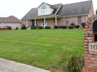 1068 Emerald Dr, Scottsburg, IN 47170