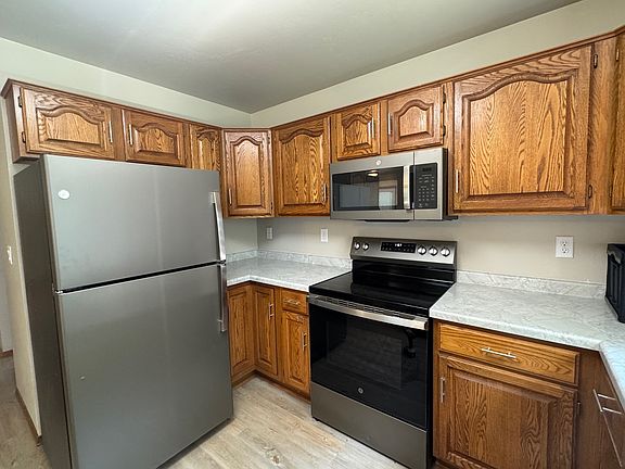 Kitchen- recently remodeled.