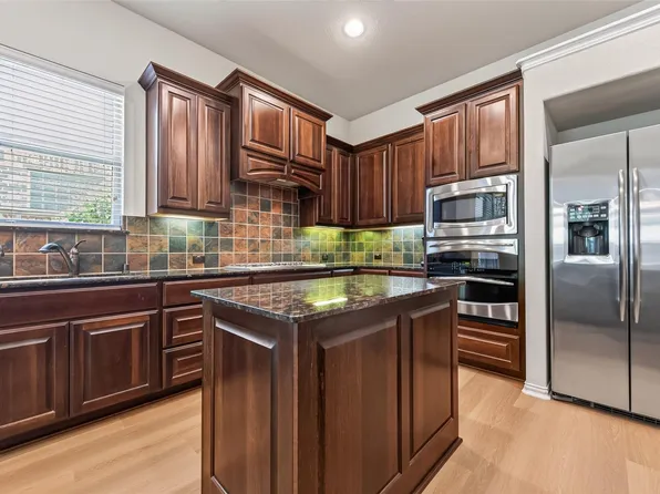 179 N Vershire Cir, Magnolia, TX 77354