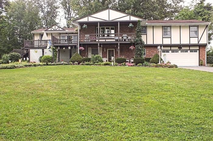 2071 Tyrone Rd
