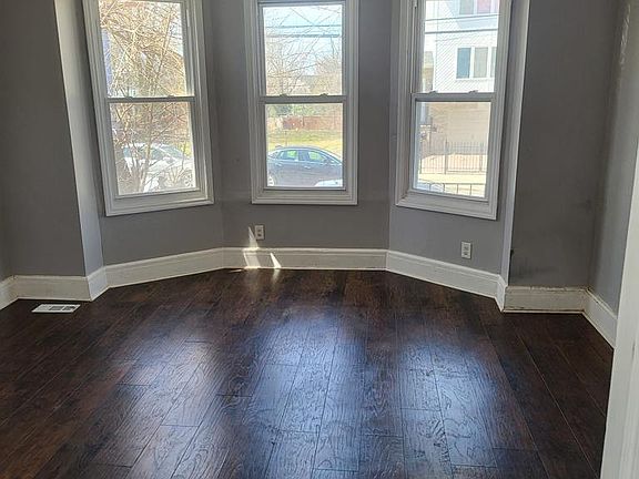 5th image of 192 S 11th St APT 1